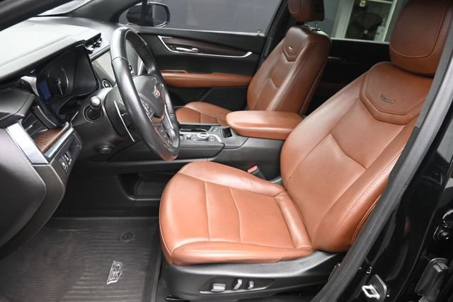 Used 2022 Cadillac XT5 Sportv w/ LPO, ONYX Package AWD/4WD image 10