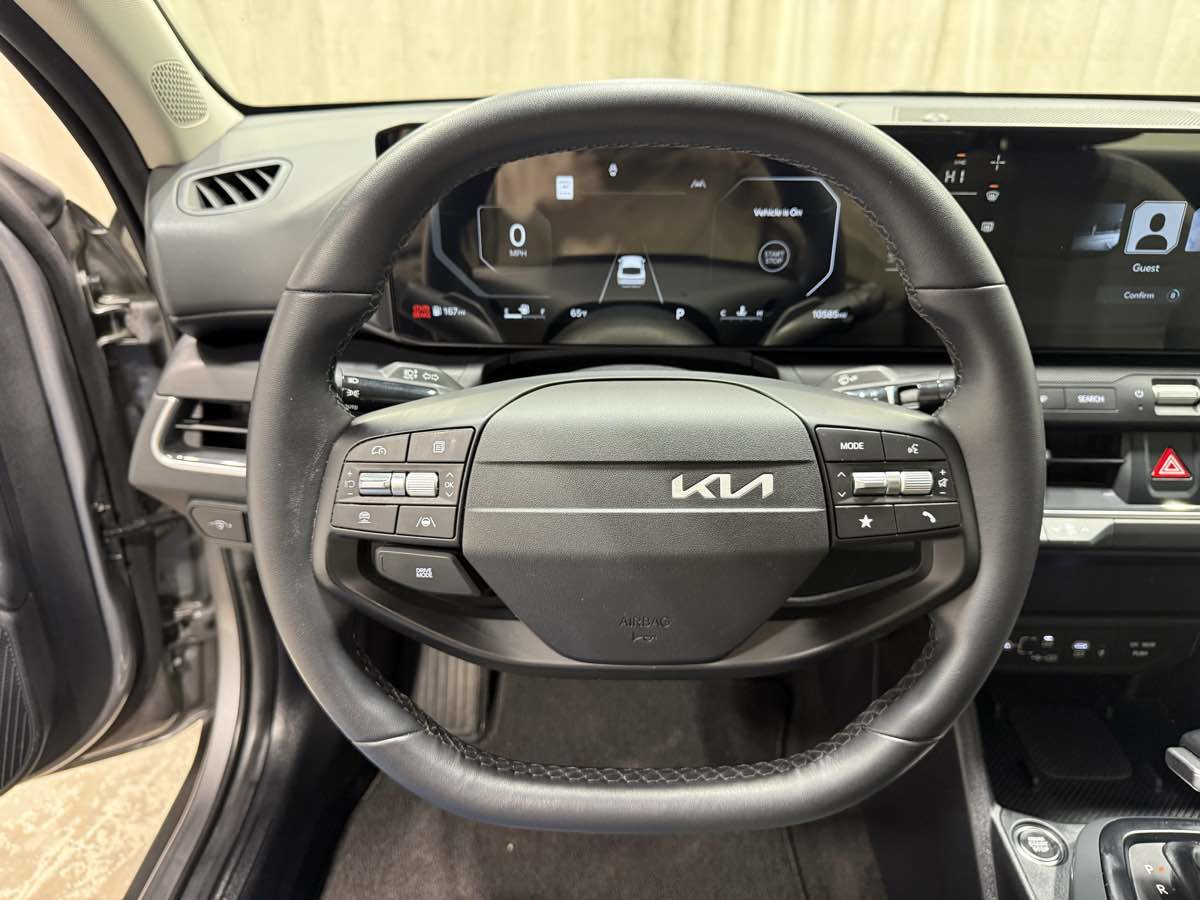 Used 2025 Kia K4 EX FWD image 11