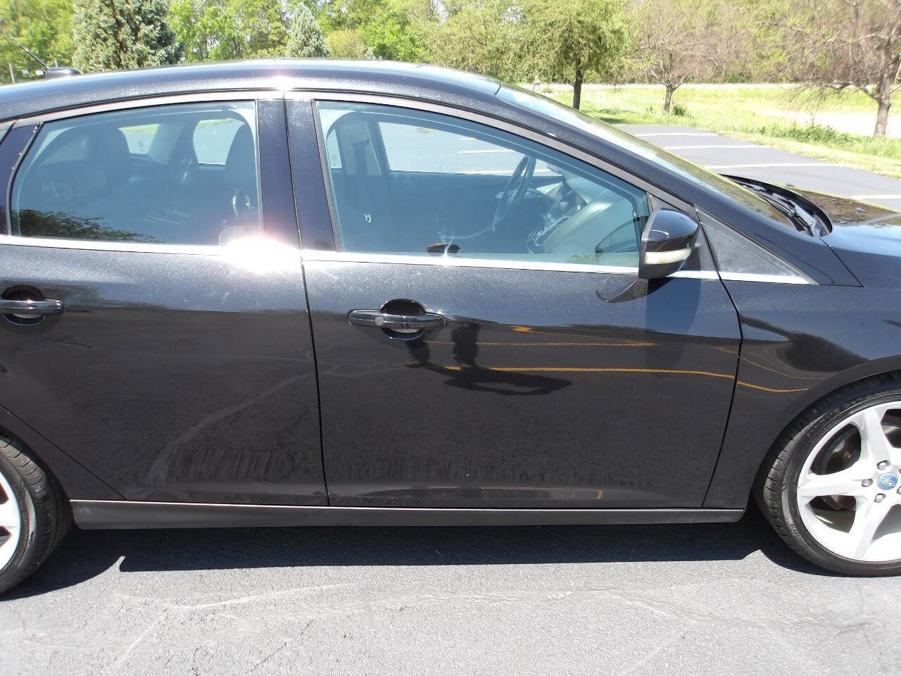 Used 2012 Ford Focus Titanium FWD image 34