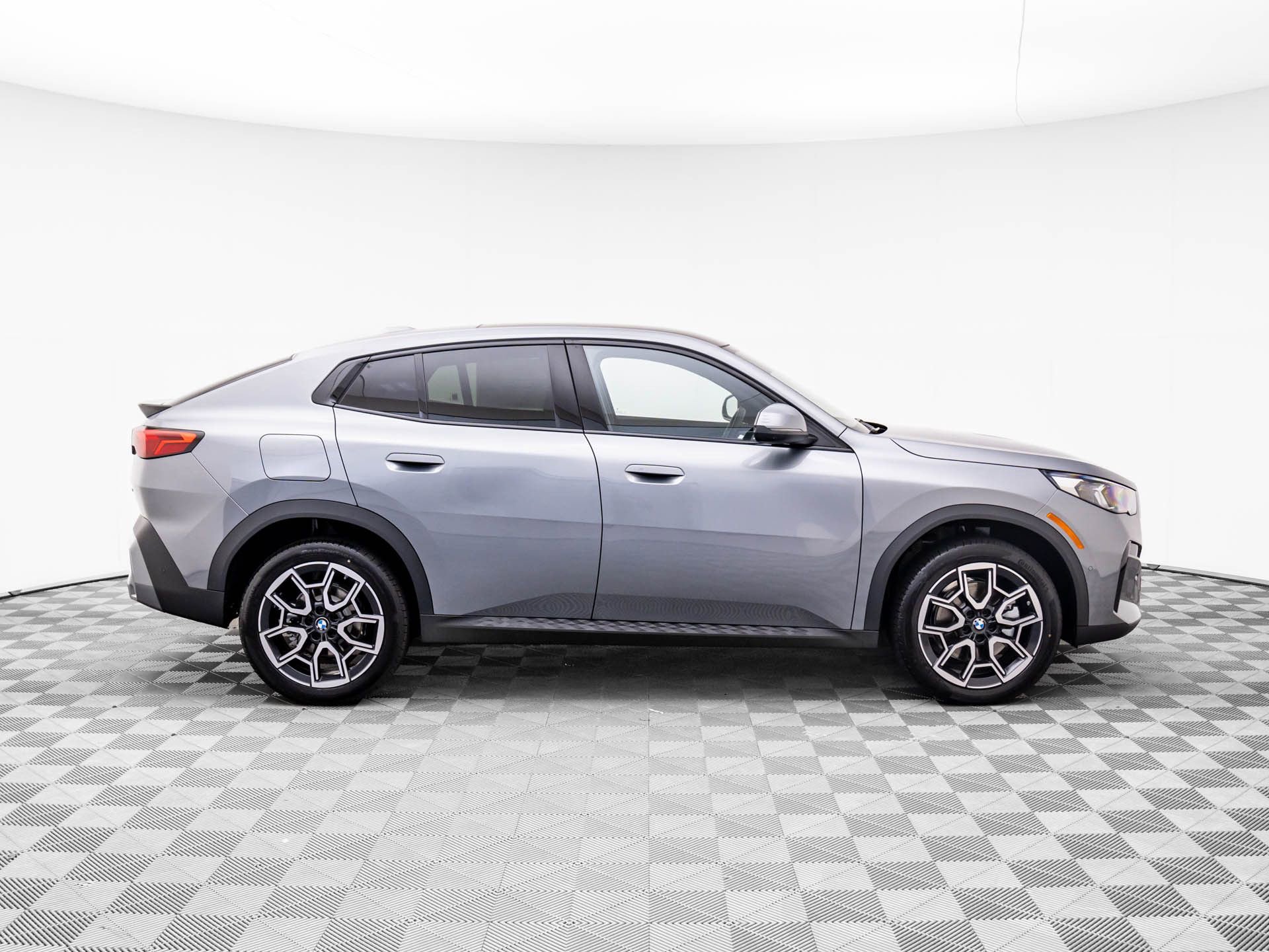 New 2026 BMW X2 xDrive28i w/ Technology Package image 6