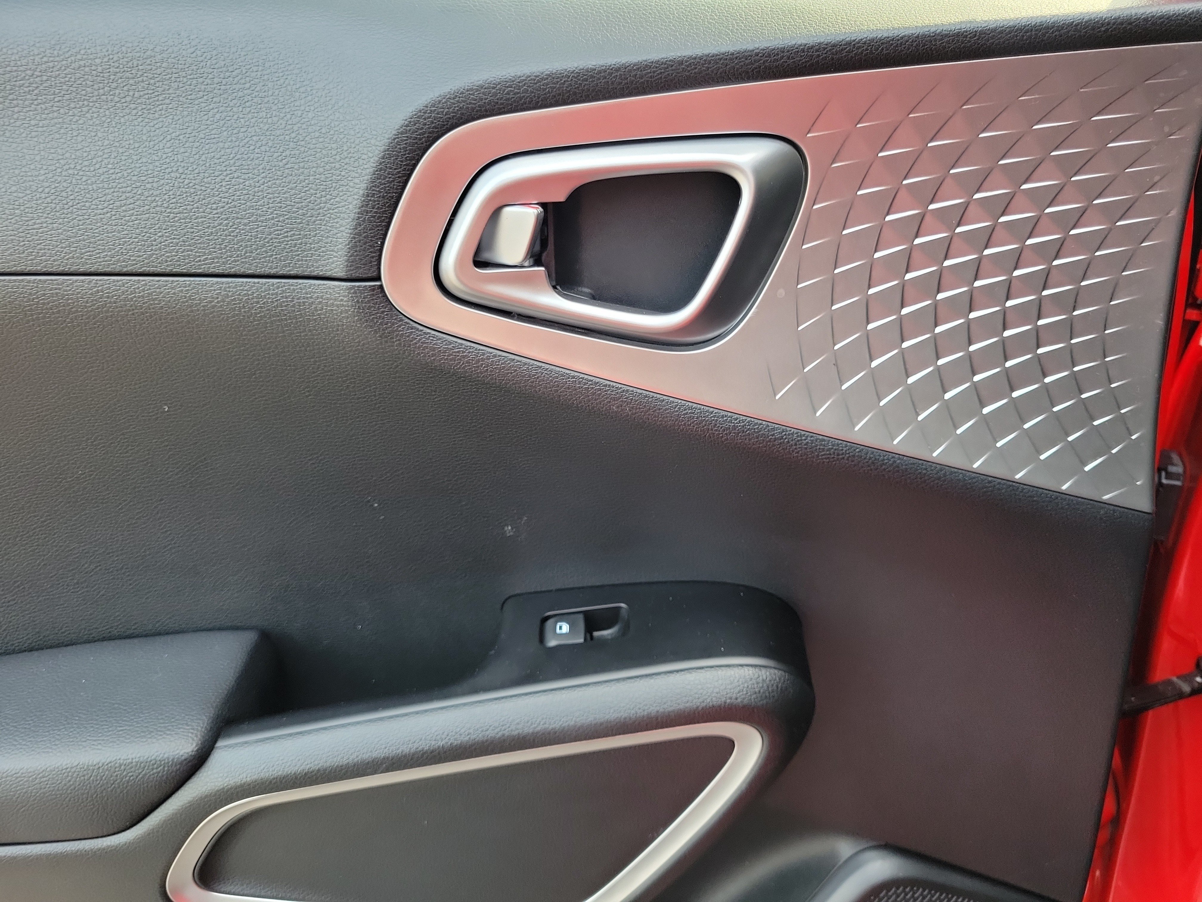 Used 2025 Kia Soul LX FWD image 12