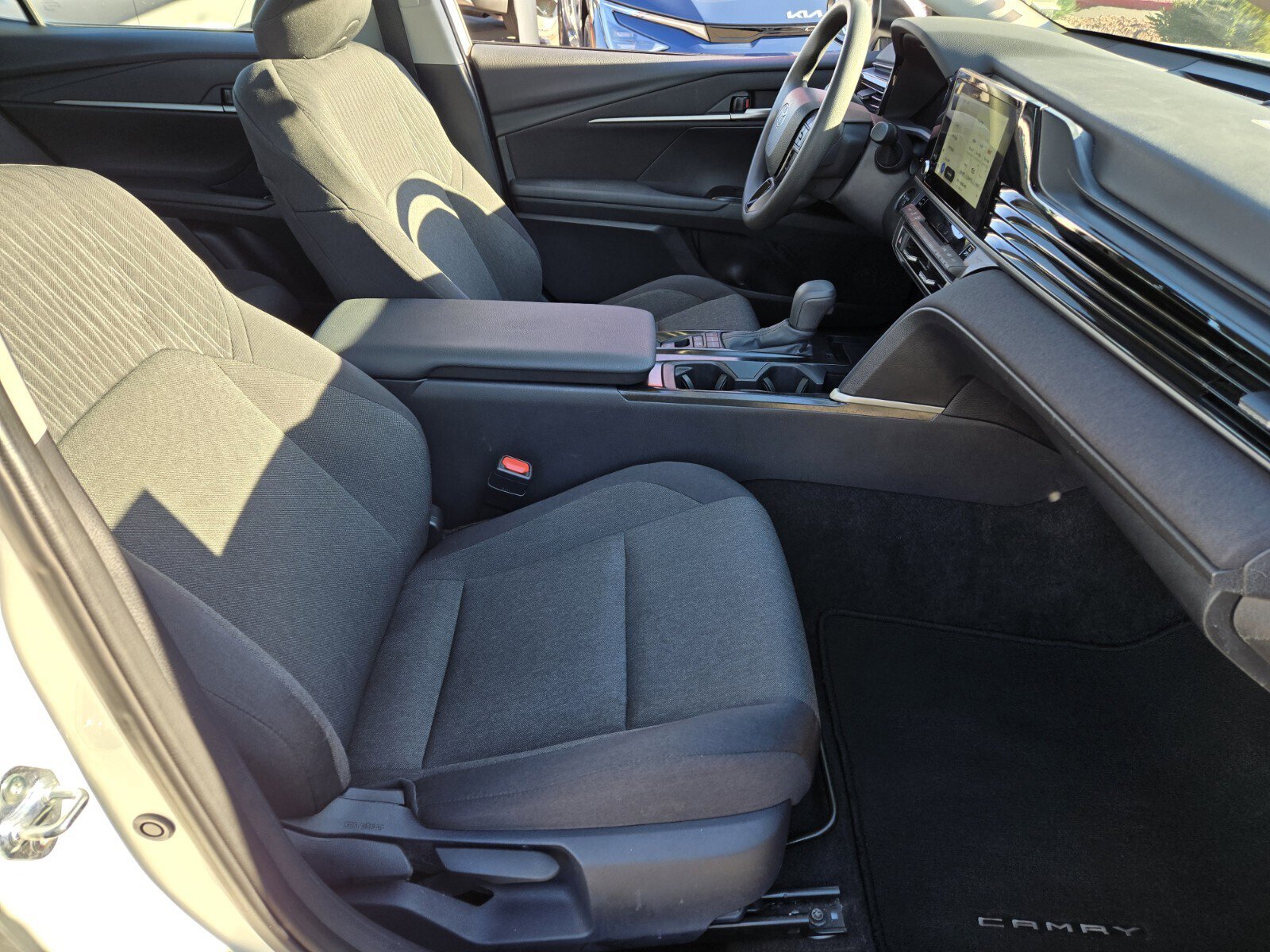 Used 2025 Toyota Camry SE image 17