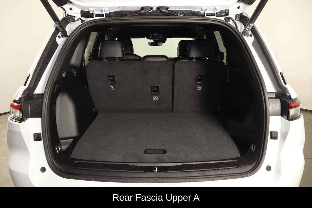 New 2026 Jeep Grand Cherokee Altitude image 18