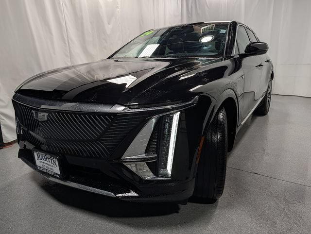 Certified 2024 Cadillac Lyriq Luxury AWD/4WD image 6
