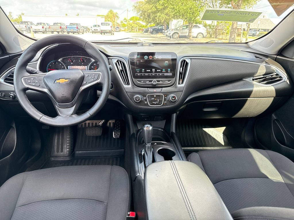 Used 2018 Chevrolet Malibu LT FWD image 6