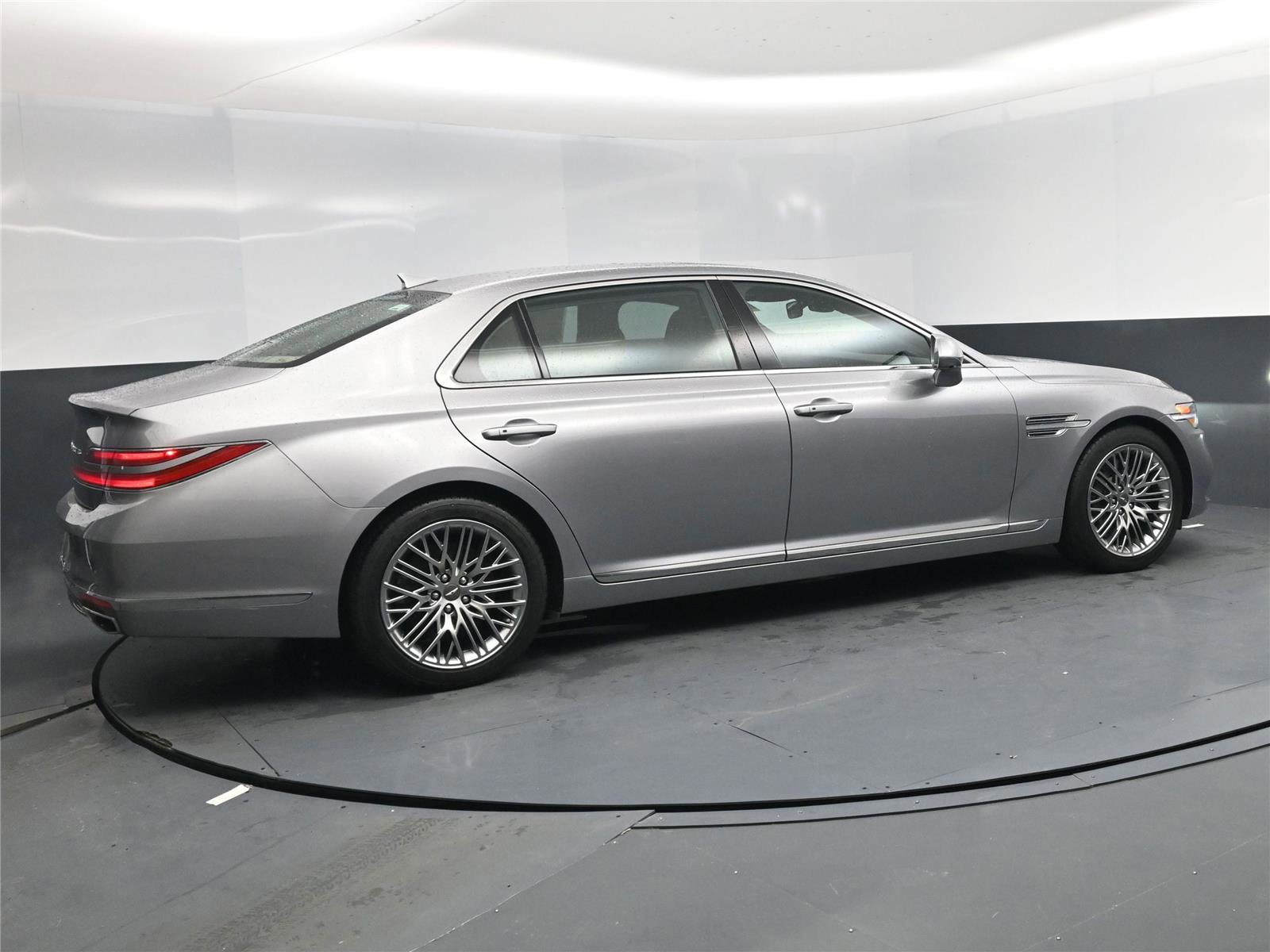 Used 2021 Genesis G90 3.3T Premium image 4