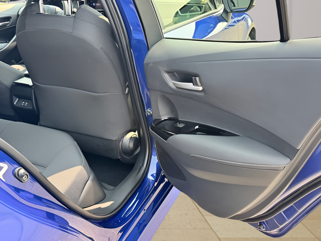 Used 2025 Toyota Corolla SE w/ SE Package FWD image 10