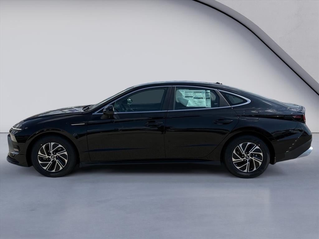 New 2026 Hyundai Sonata Blue FWD image 2