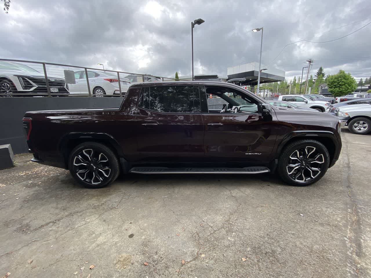 Used 2025 GMC Sierra EV Denali AWD/4WD image 7