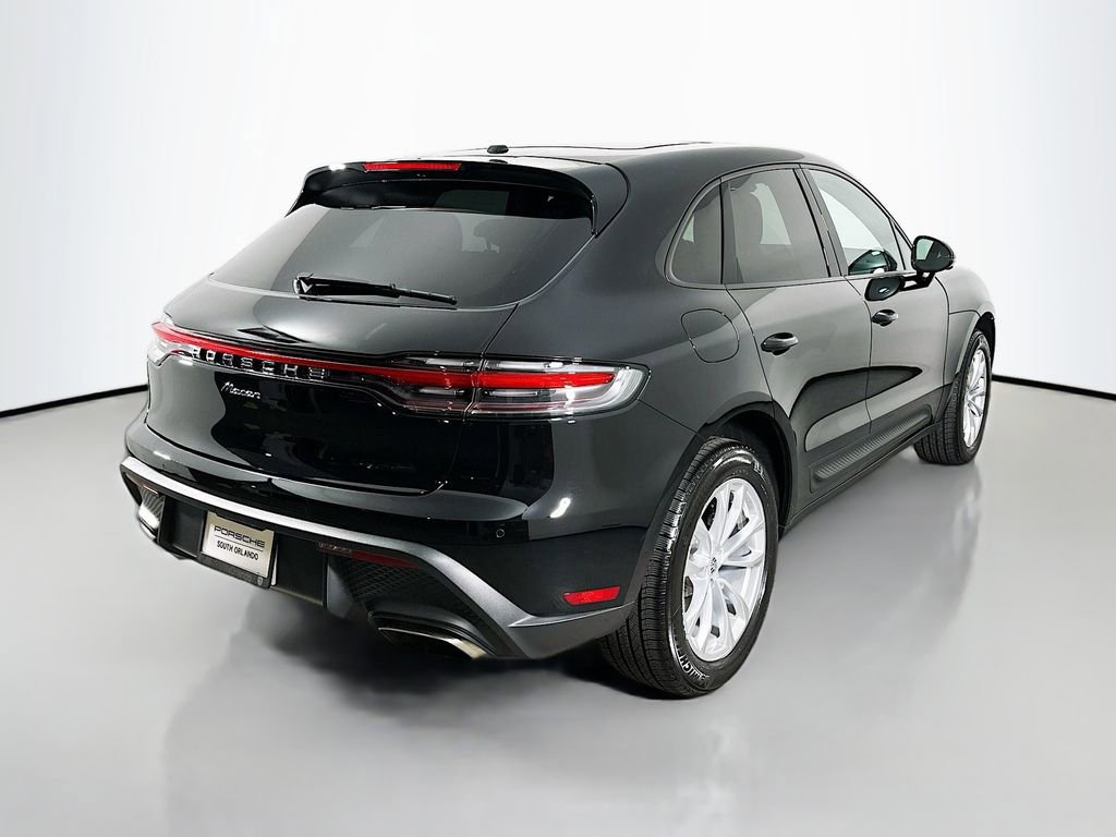 Used 2025 Porsche Macan image 9
