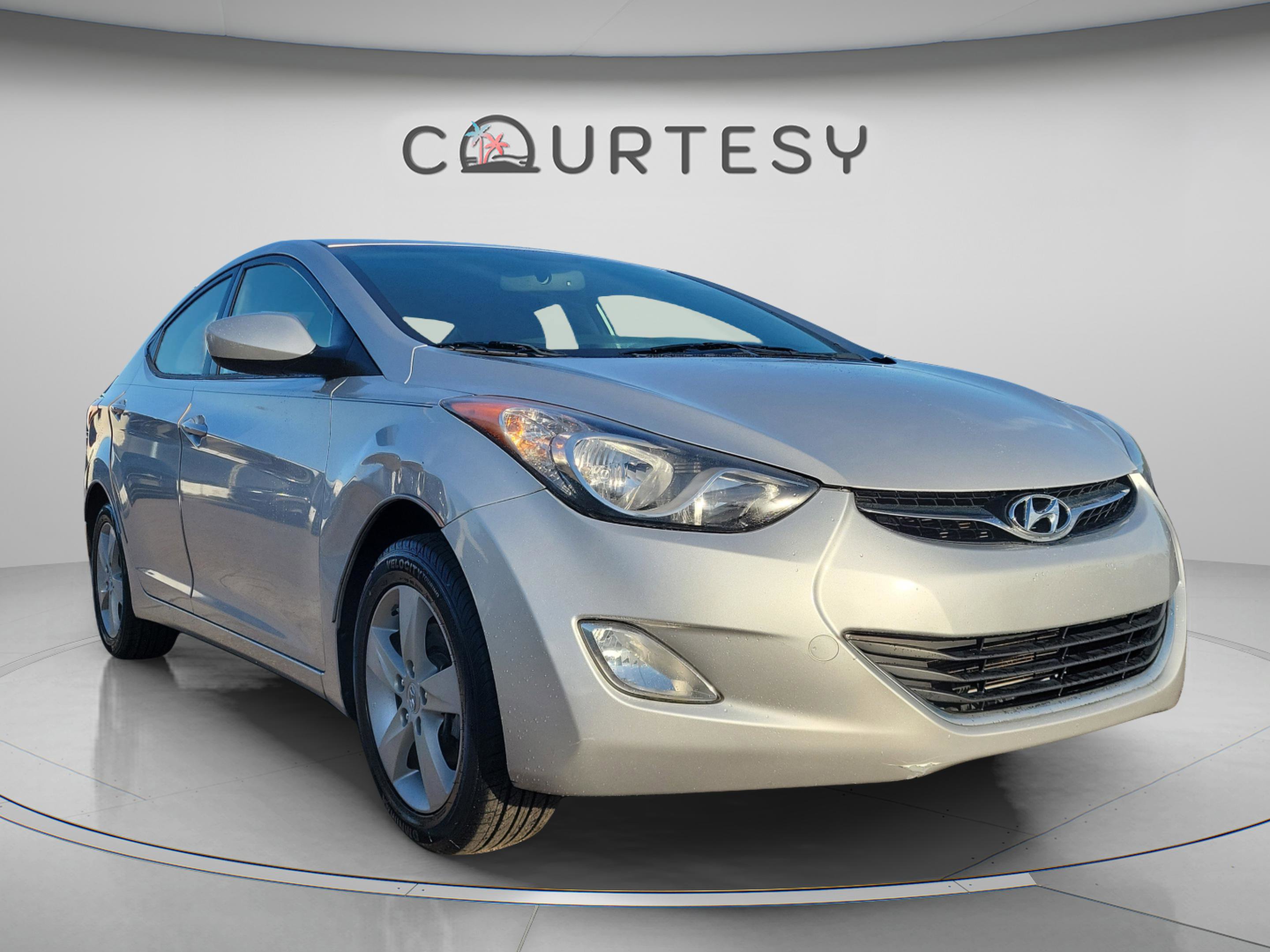 Used 2013 Hyundai Elantra GLS w/ Preferred Pkg image 6