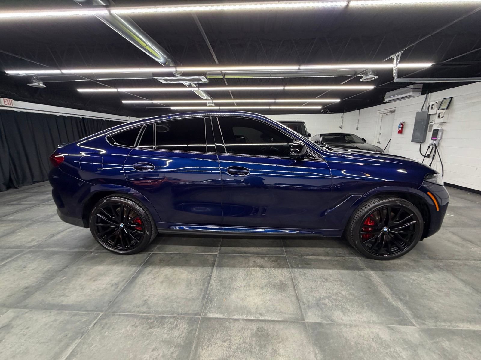 Used 2024 BMW X6 M60i image 8