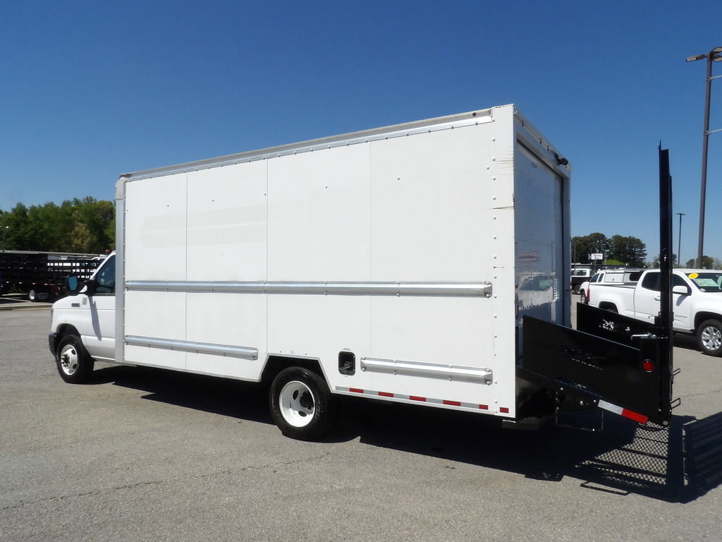 Used 2021 Ford E-350 and Econoline 350 Super Duty RWD image 4