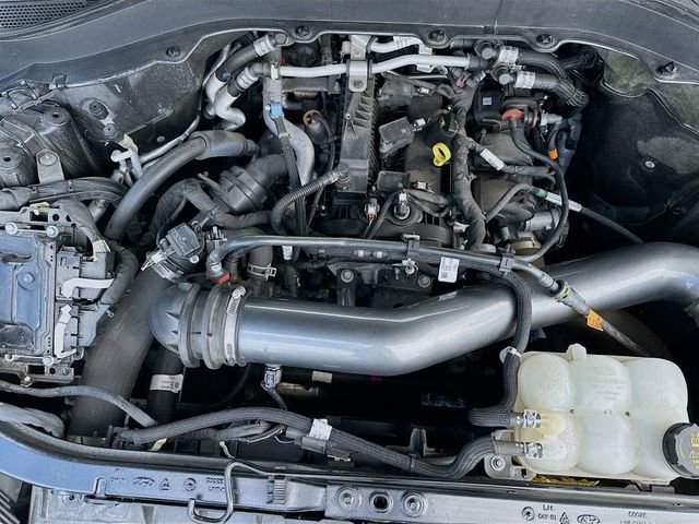 Used 2022 Ford Explorer XLT w/ Equipment Group 202A AWD/4WD image 32