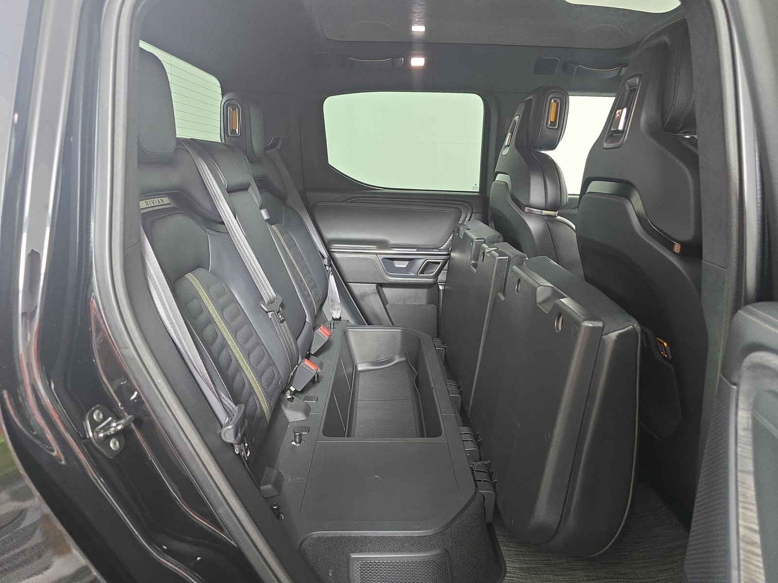 Used 2024 Rivian R1T Adventure Dual AWD/4WD image 25