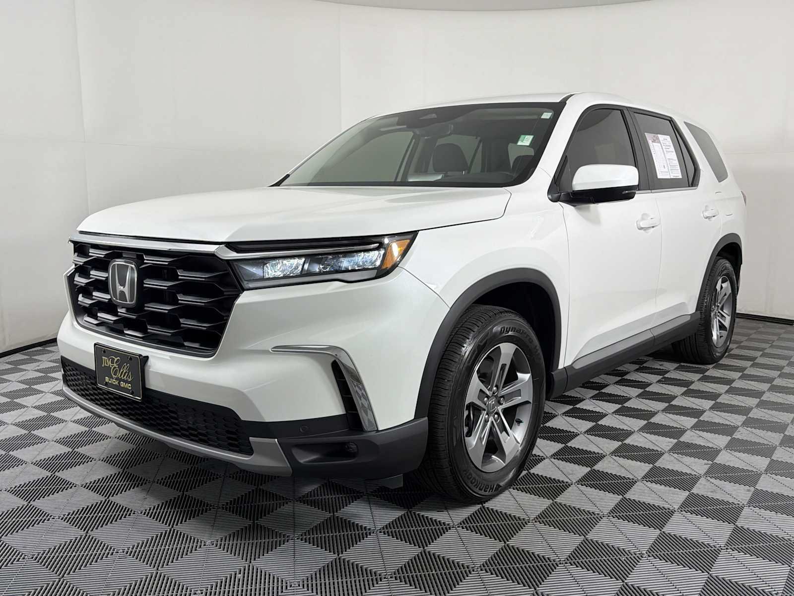 Used 2025 Honda Pilot EX-L image 3