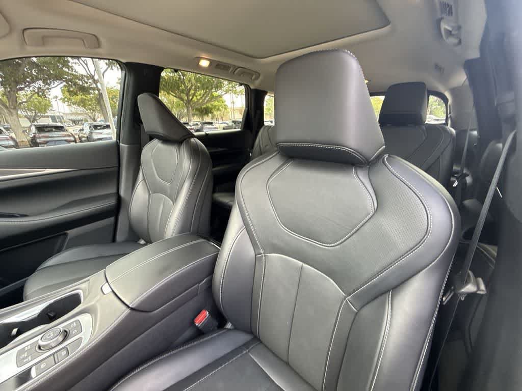 Used 2024 INFINITI QX60 Luxe FWD image 14