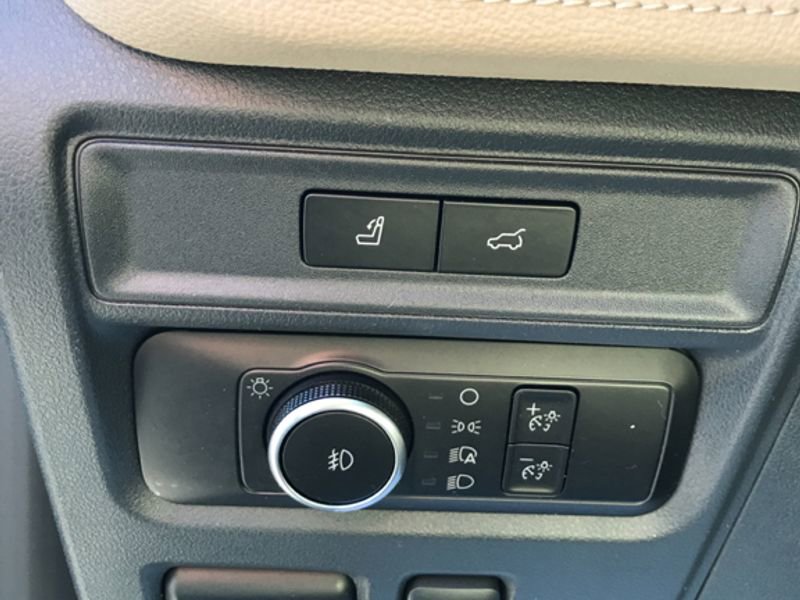 Used 2023 Ford Expedition Limited image 39