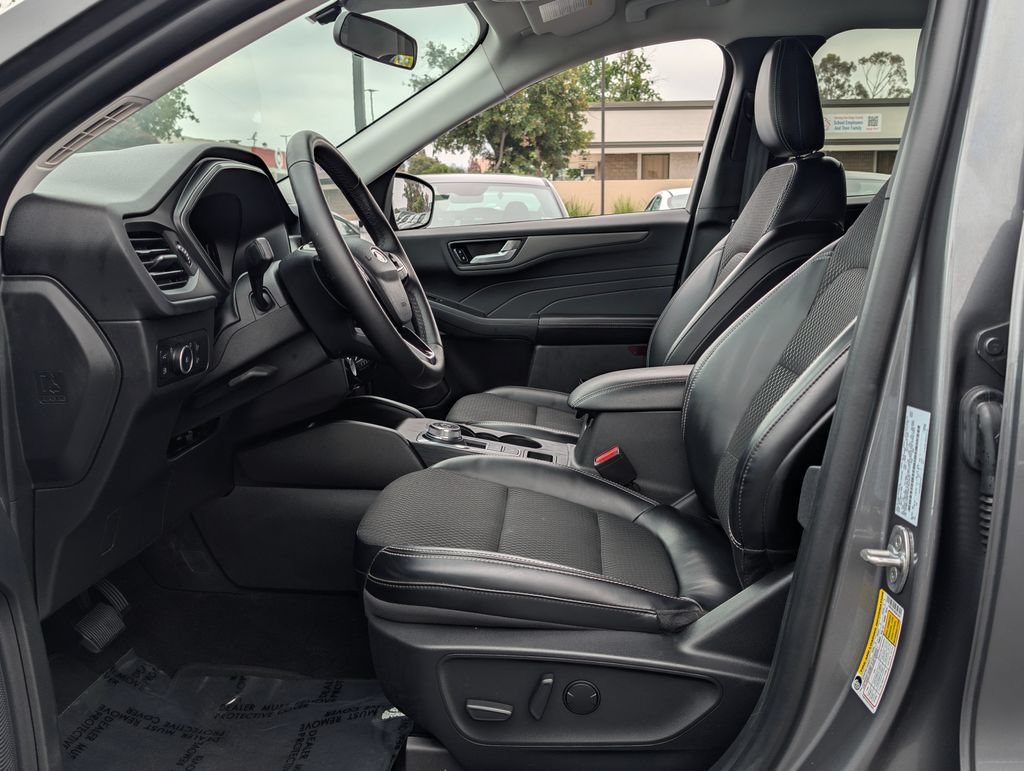 Used 2024 Ford Escape SE FWD image 13
