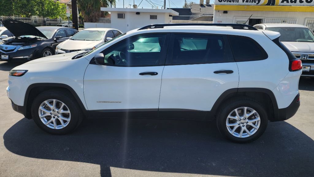 Used 2016 Jeep Cherokee Sport AWD/4WD image 2