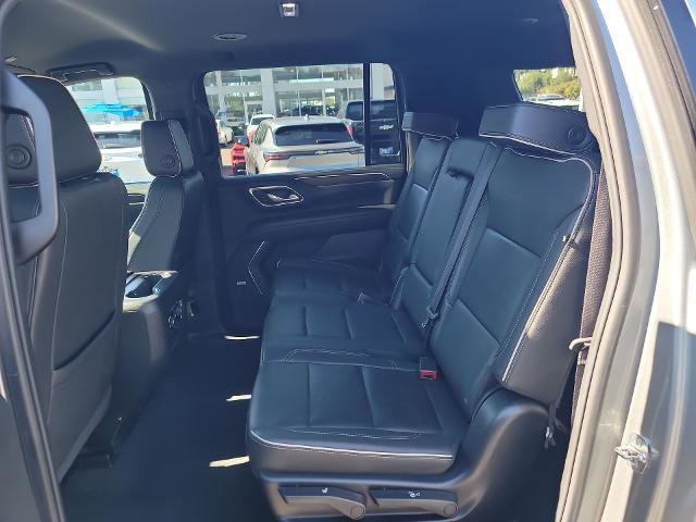 Used 2024 Chevrolet Suburban Premier image 24