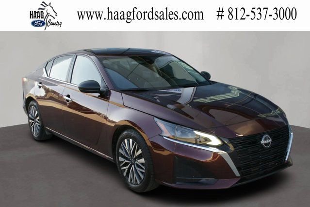 Used 2024 Nissan Altima 2.5 SV image 1