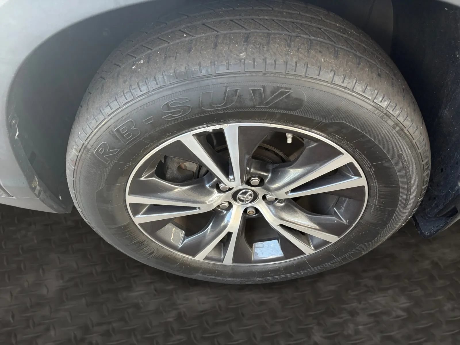 Used 2019 Toyota Highlander Plus w/ Protection Package #3 AWD/4WD image 35