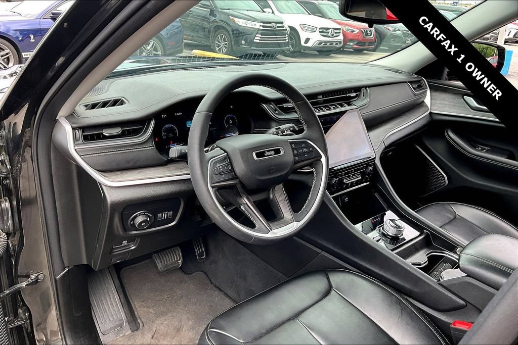 Used 2024 Jeep Grand Cherokee L Limited AWD/4WD image 6