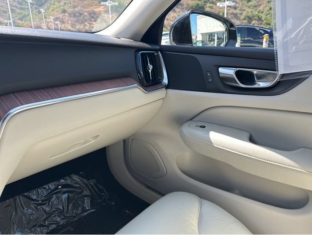 Used 2022 Volvo S60 T8 R-Design Expression w/ Premium Package AWD/4WD image 15