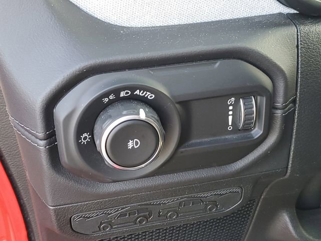 Used 2024 Jeep Wrangler Sahara image 14