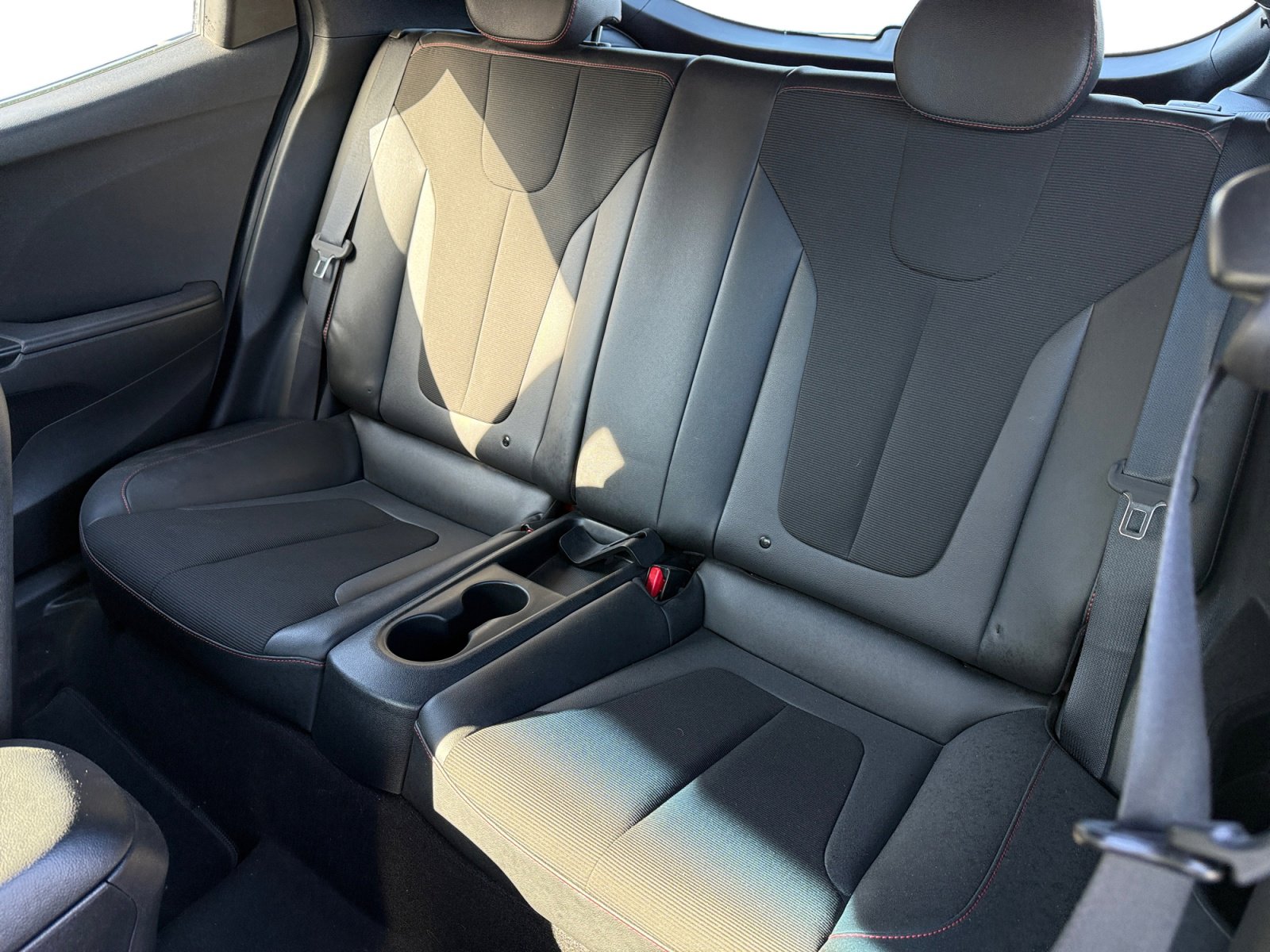 Used 2019 Hyundai Veloster 2.0 Premium image 16