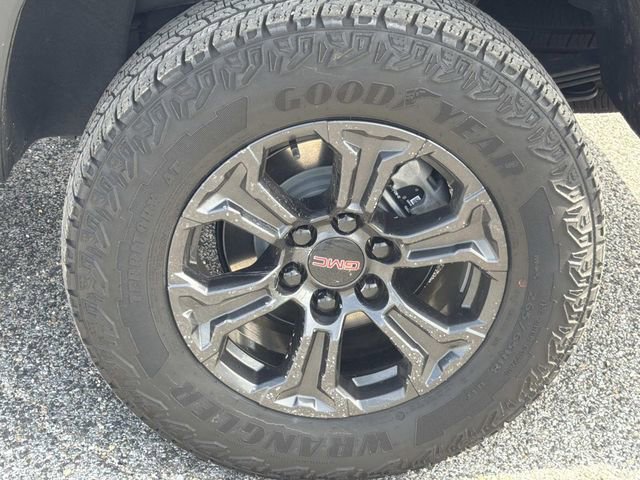 Used 2024 GMC Canyon Elevation image 14