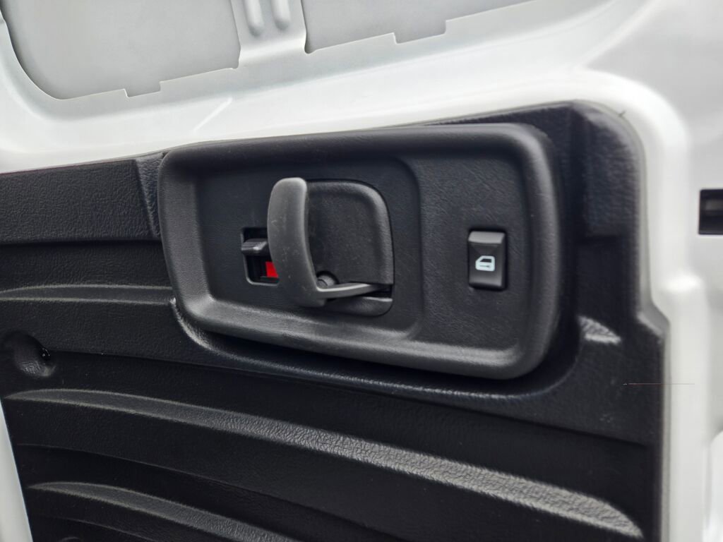 New 2026 Chevrolet Express 2500 w/ Driver Convenience Package image 13
