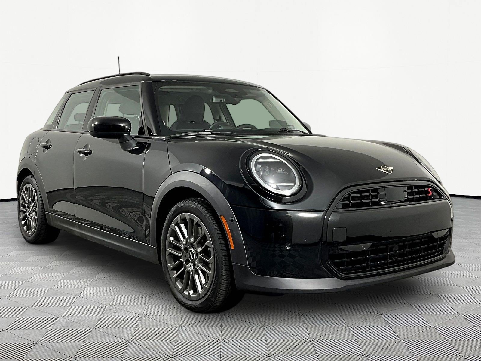 Used 2025 MINI Cooper S FWD image 3