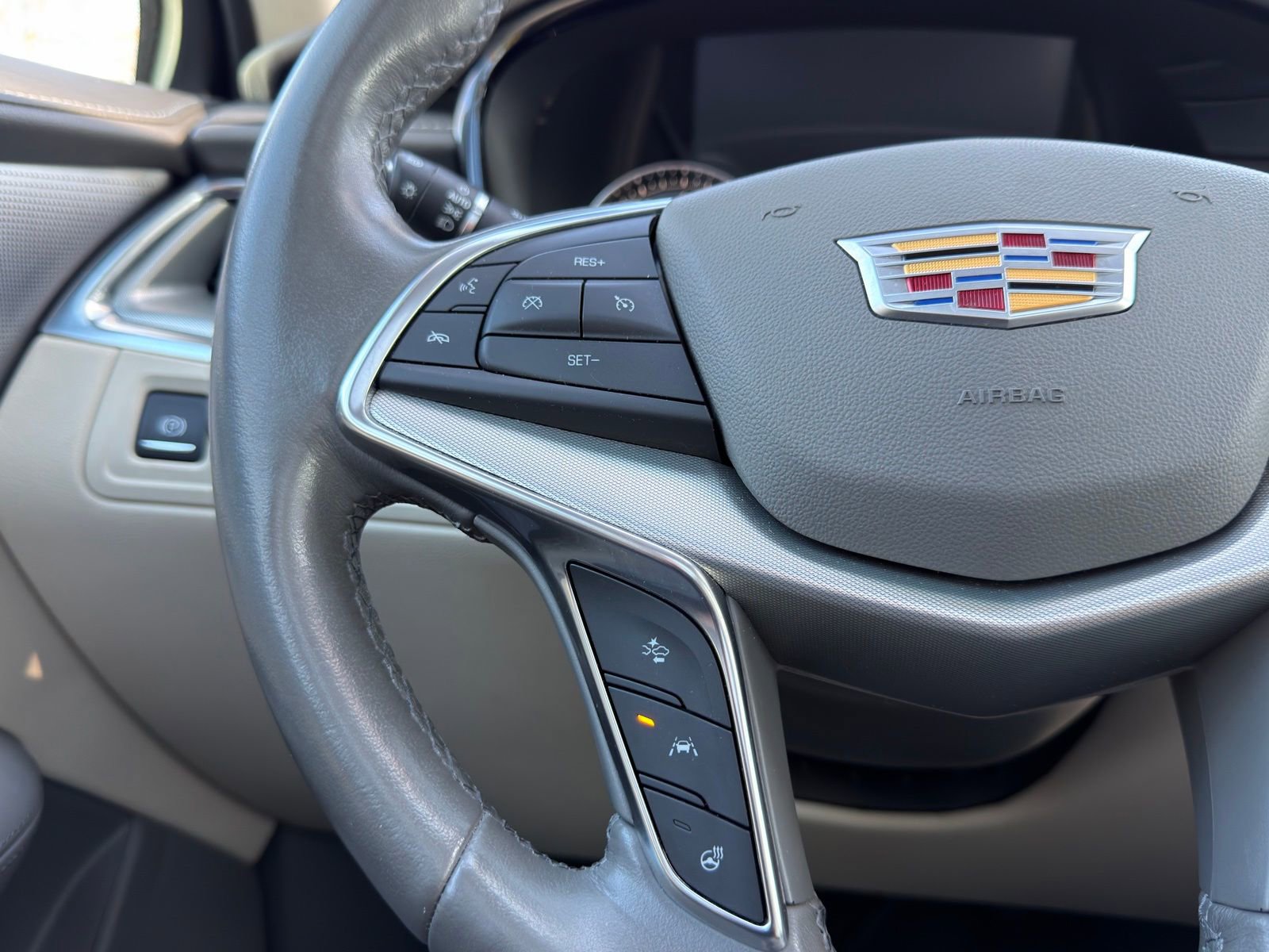 Used 2021 Cadillac XT5 Premium Luxury image 27