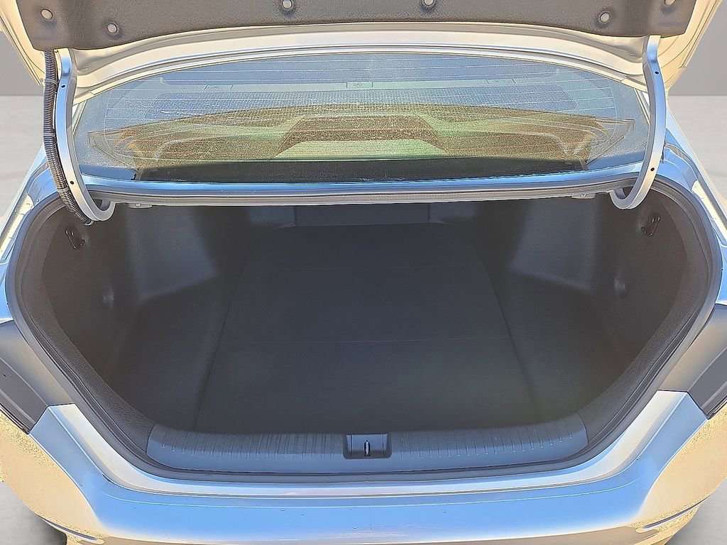 Used 2025 Honda Accord SE image 11