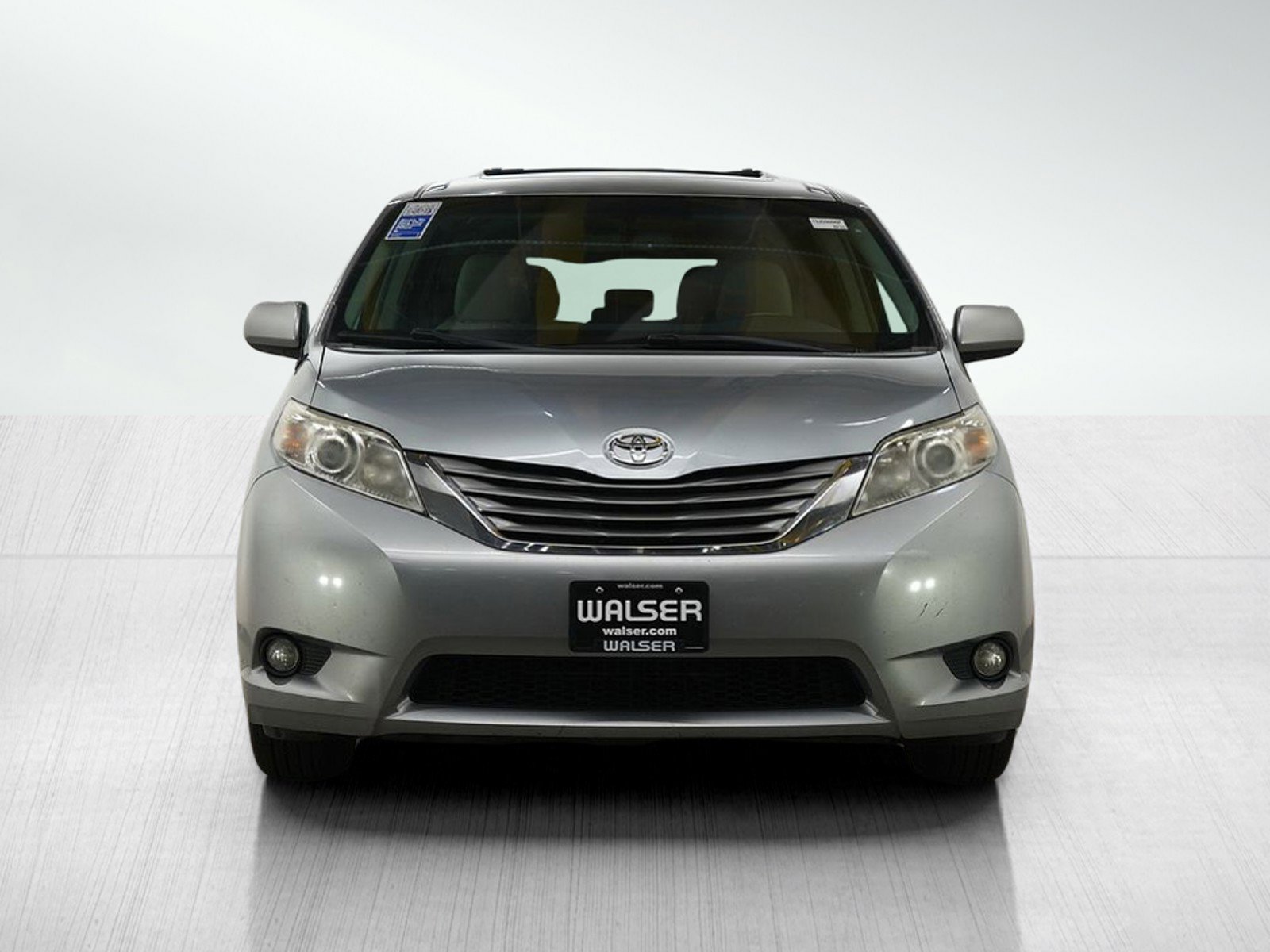 Used 2013 Toyota Sienna XLE w/ Entertainment Pkg FWD image 8