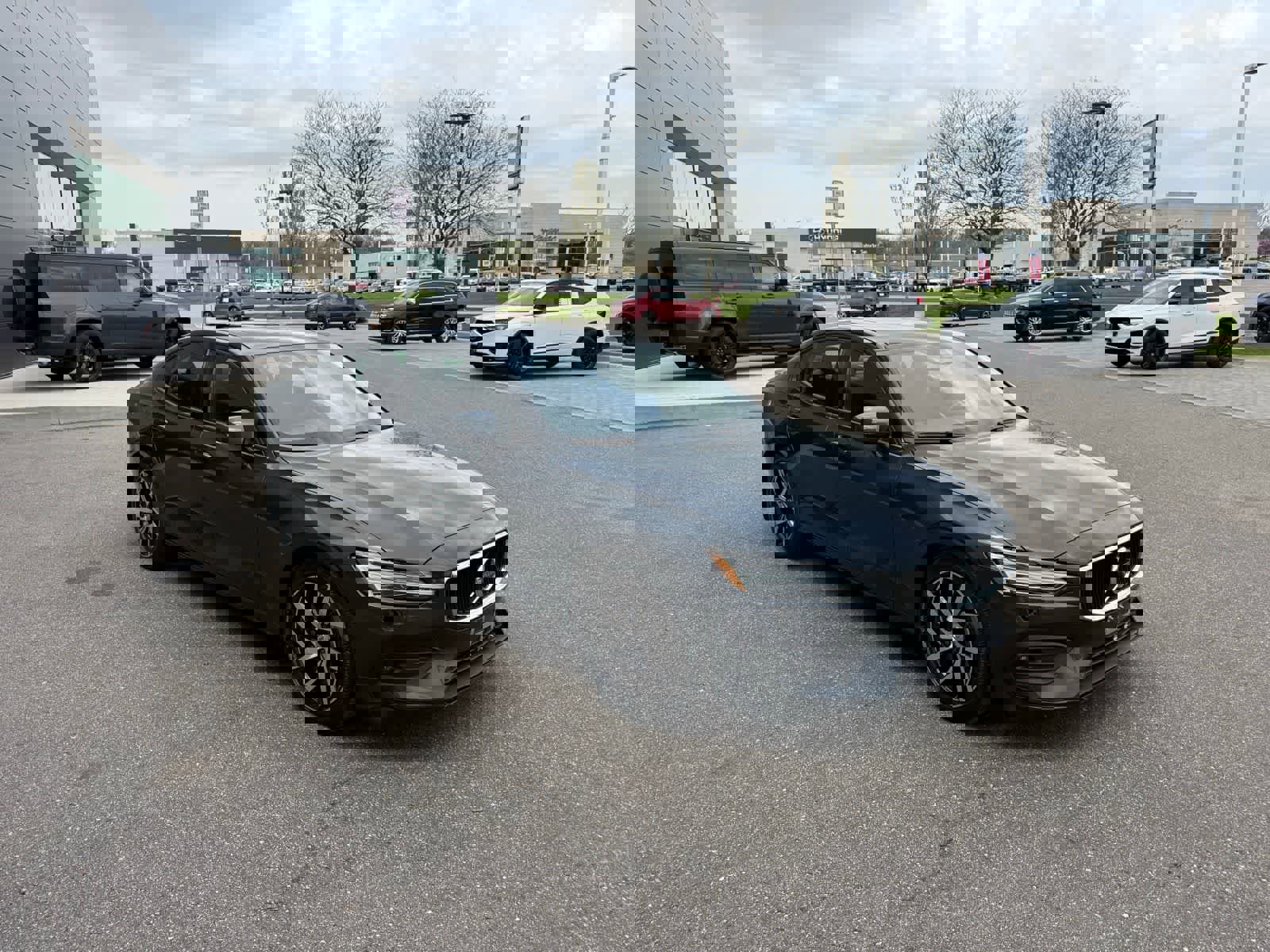 Used 2020 Volvo S60 T6 Momentum AWD/4WD image 4