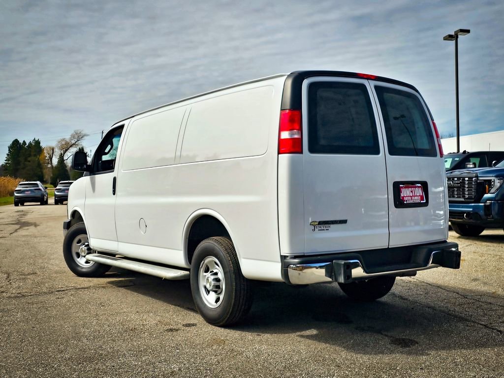 Used 2024 Chevrolet Express 2500 w/ Driver Convenience Package image 5
