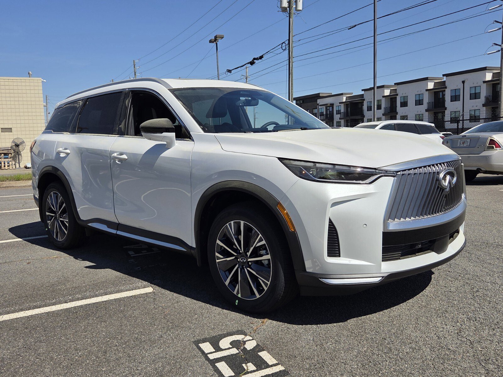 New 2026 INFINITI QX60 Luxe w/ Family Package image 4