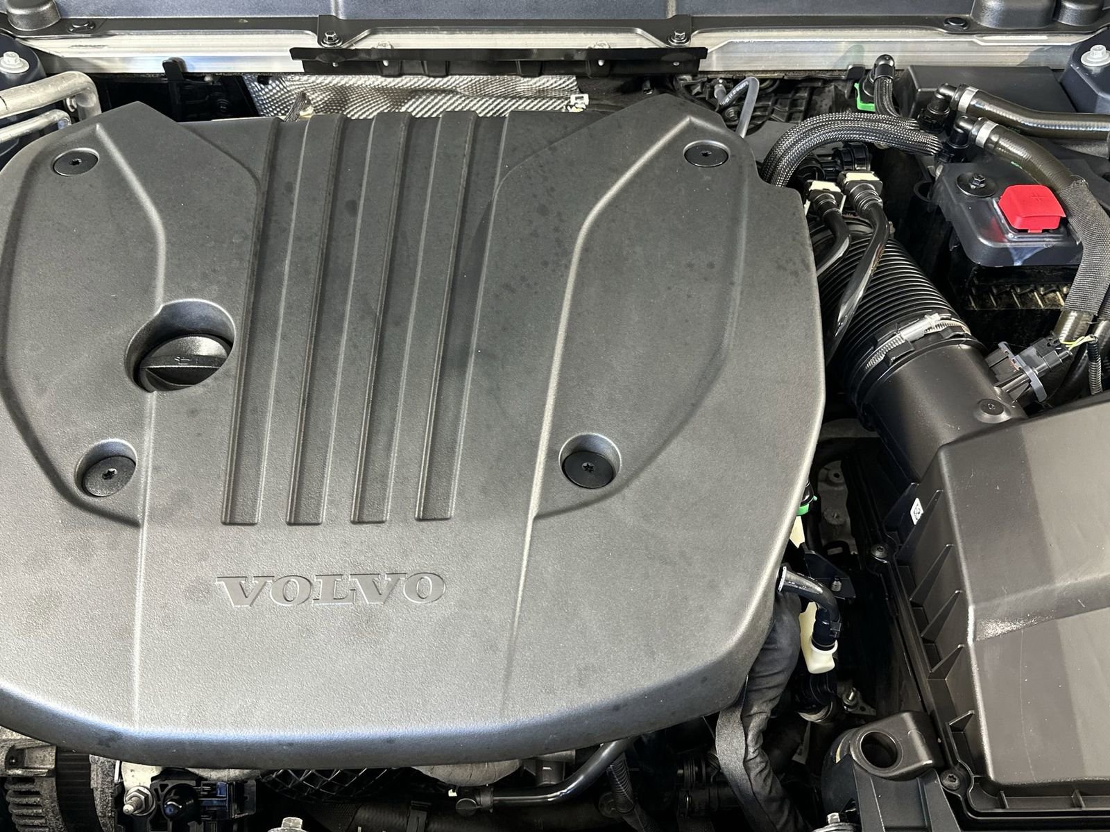 Used 2022 Volvo XC60 B5 Momentum AWD/4WD image 28