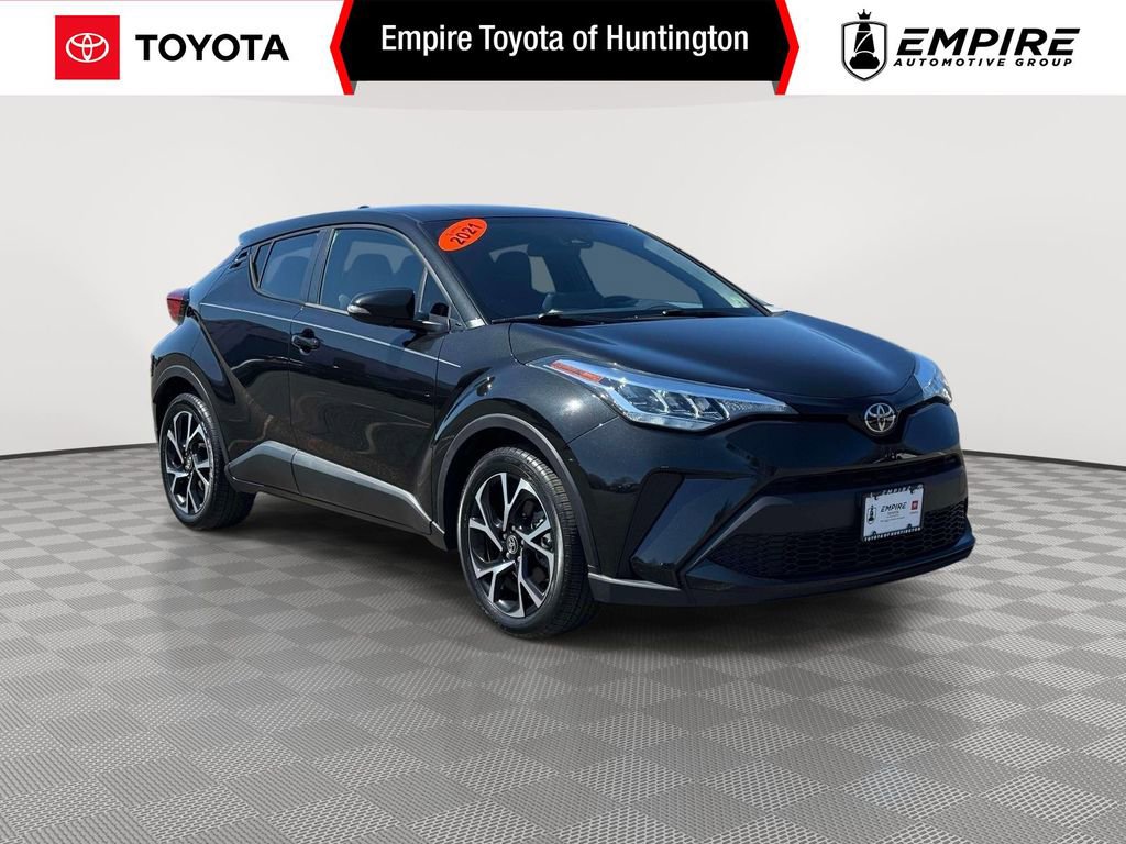 Used 2021 Toyota C-HR XLE image 1