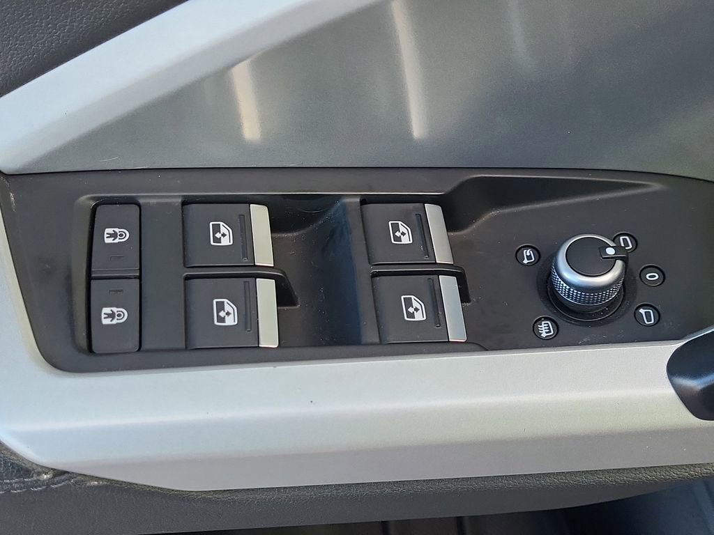 Used 2022 Audi Q3 2.0T Premium w/ Convenience Package image 11