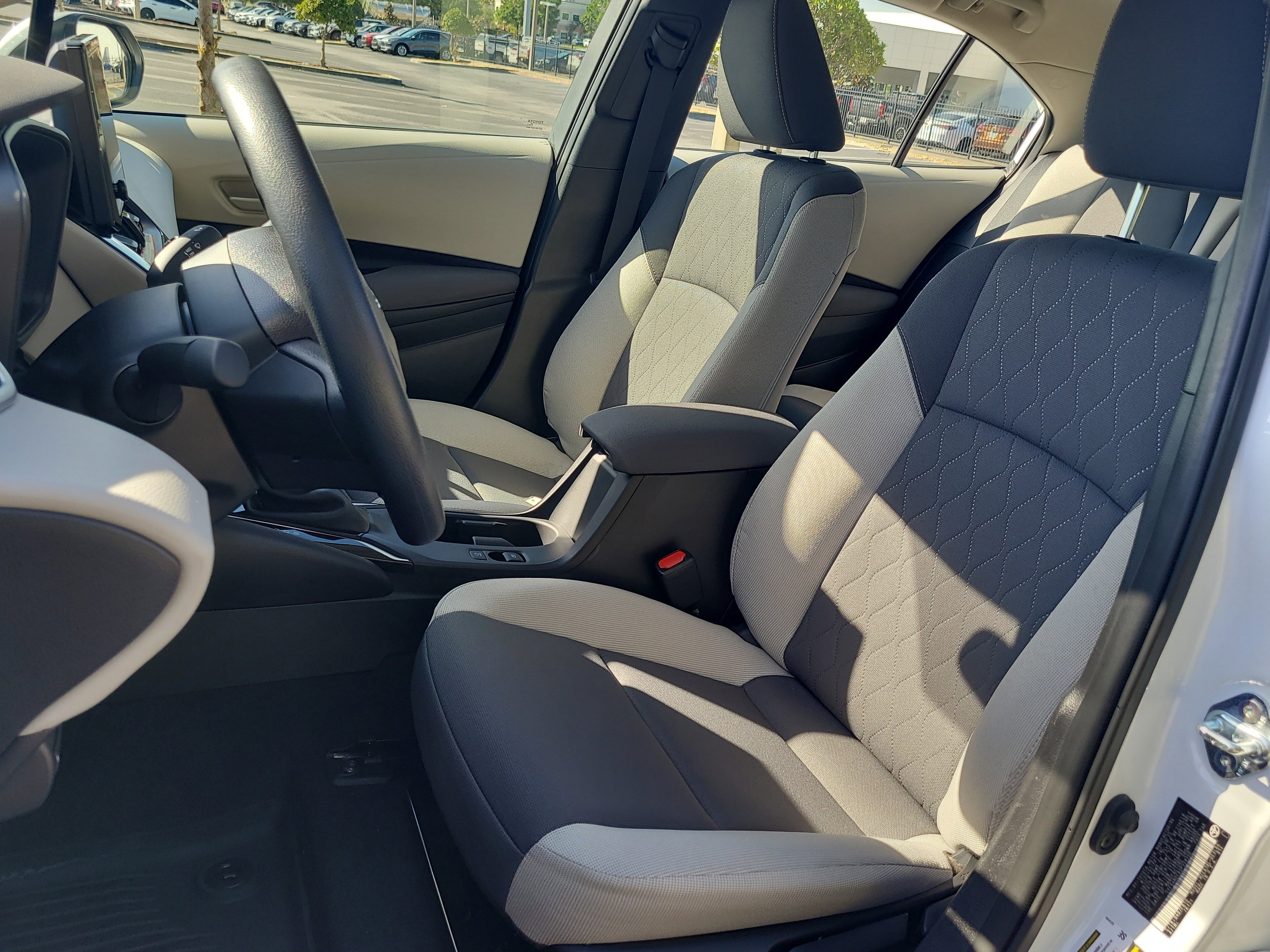 Used 2025 Toyota Corolla LE FWD image 19