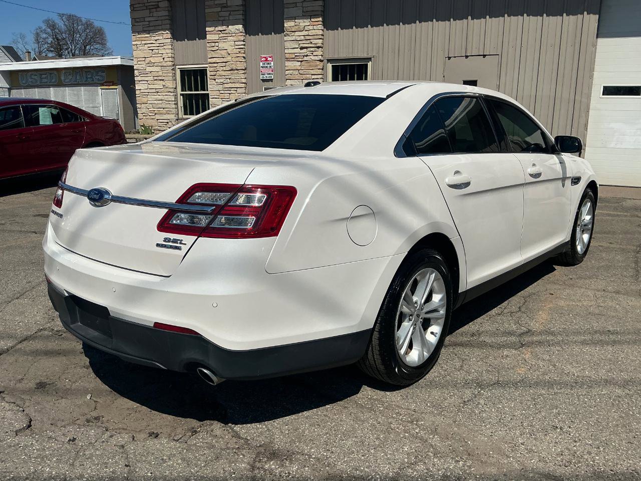 Used 2015 Ford Taurus SEL w/ Equipment Group 201A image 3