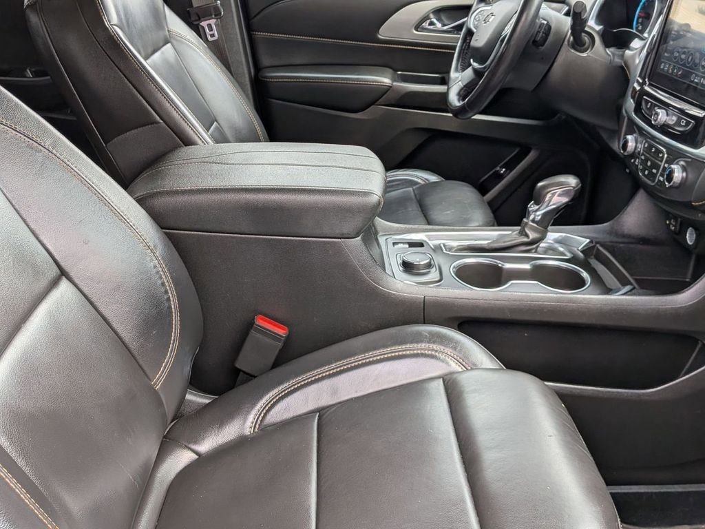 Used 2021 Chevrolet Traverse RS w/ LPO, Cargo Package FWD image 30