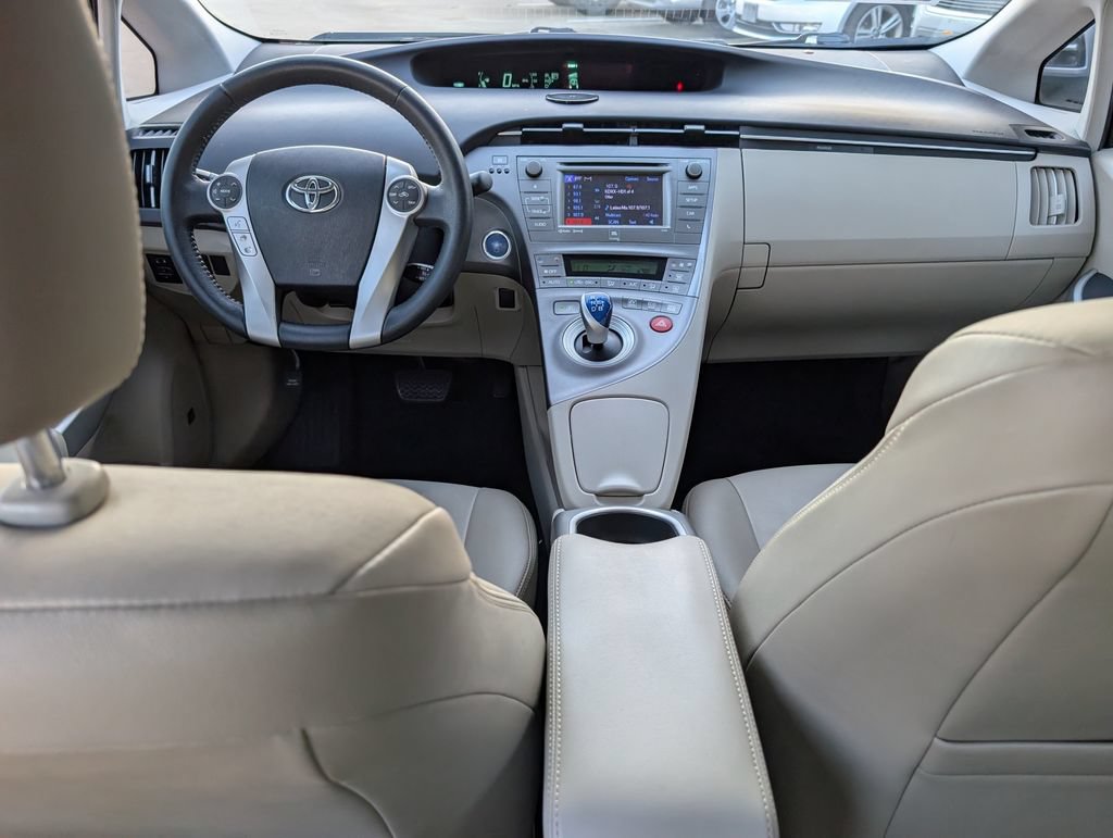 Used 2015 Toyota Prius Four FWD image 17