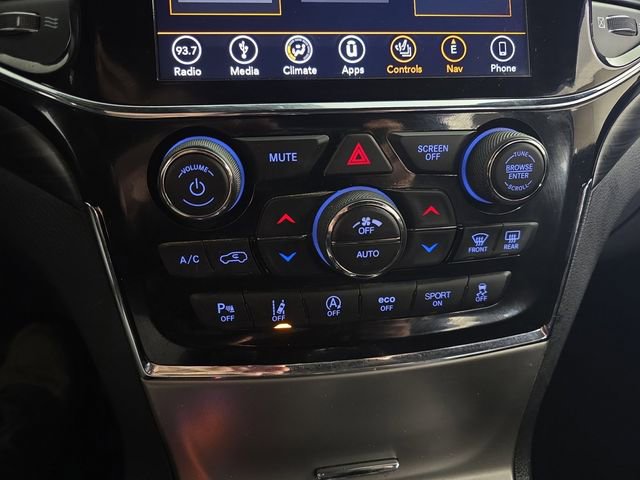 Used 2019 Jeep Grand Cherokee Laredo w/ Security & Convenience Group AWD/4WD image 16