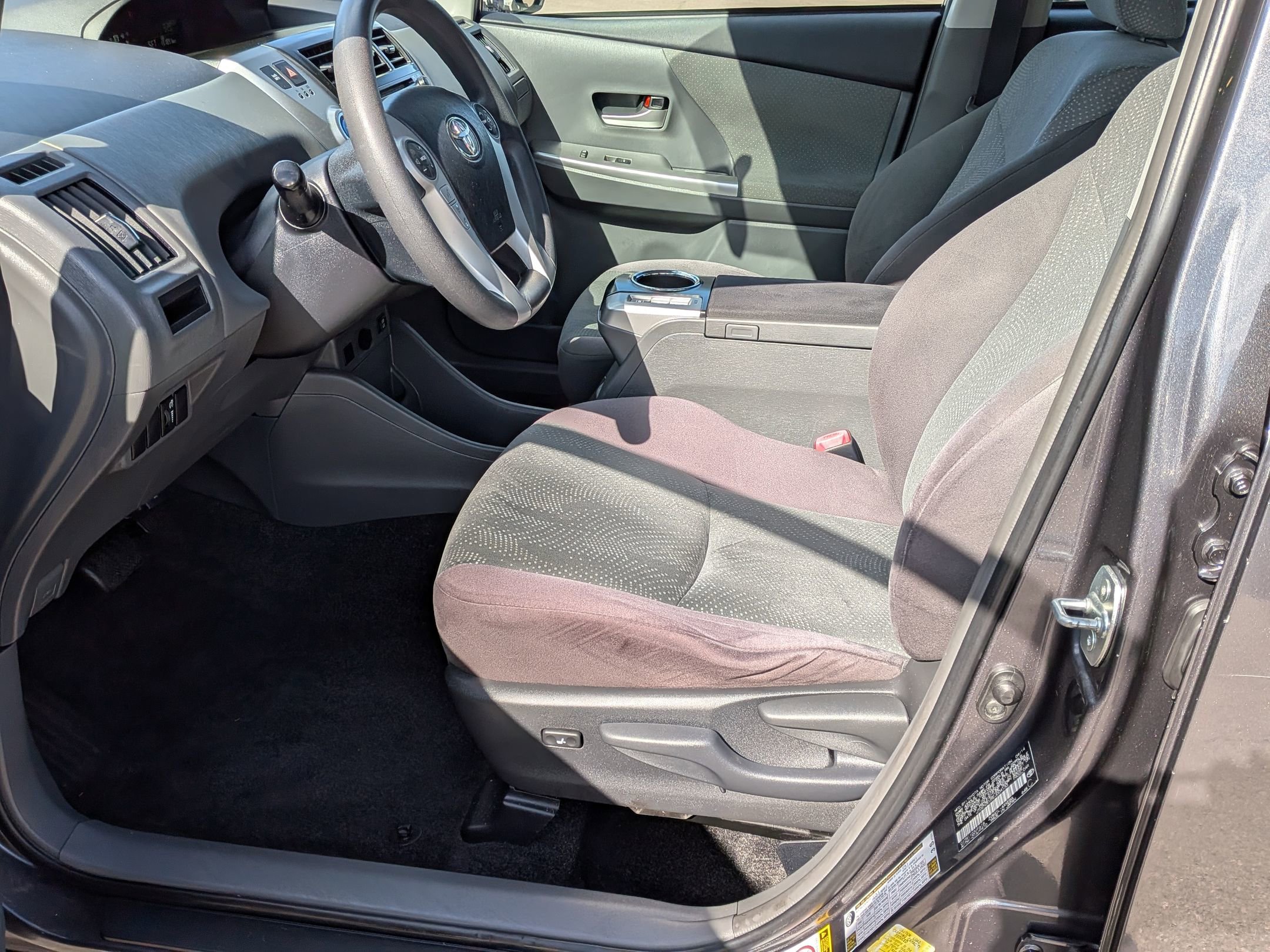 Used 2014 Toyota Prius V Three image 11