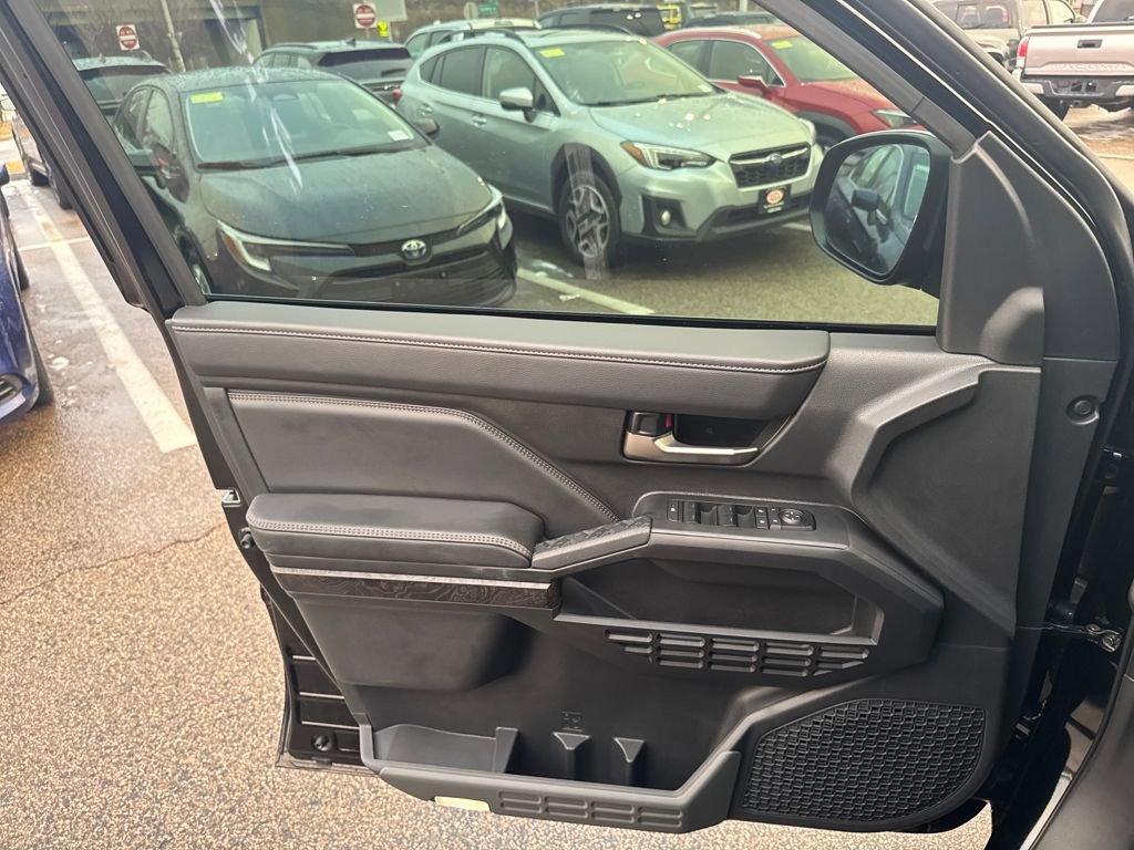 Used 2025 Toyota Tacoma Limited image 38